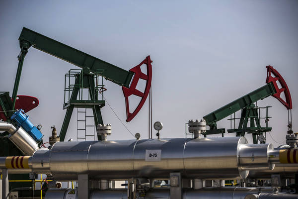 Минэнерго ОАЭ ждет, что ведущие производители заморозят добычу нефти