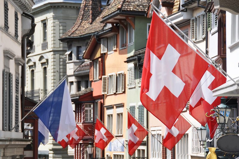 Жители Швейцарии разрешили спецслужбам прослушивать телефоны