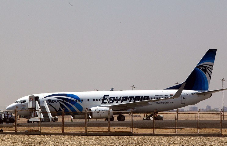 Лайнер EgyptAir потерпел крушение в Средиземноморье