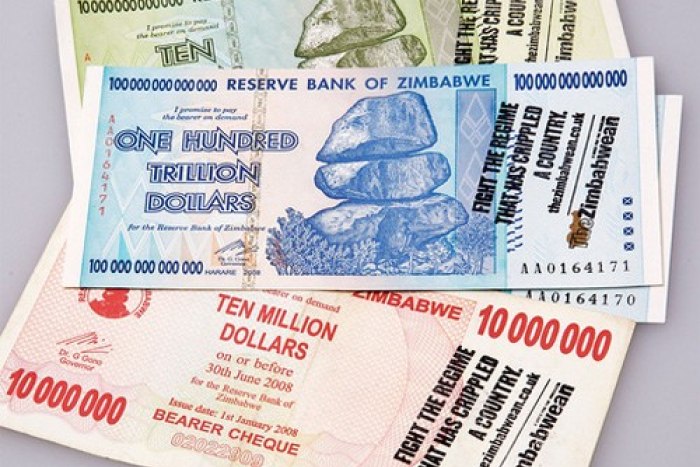 В Зимбабве закончились доллары
