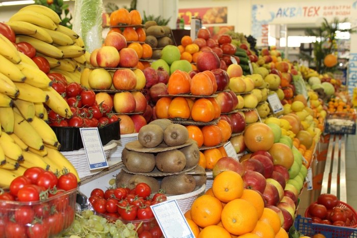 Россия запретила реэкспорт через Белоруссию фруктов из Африки