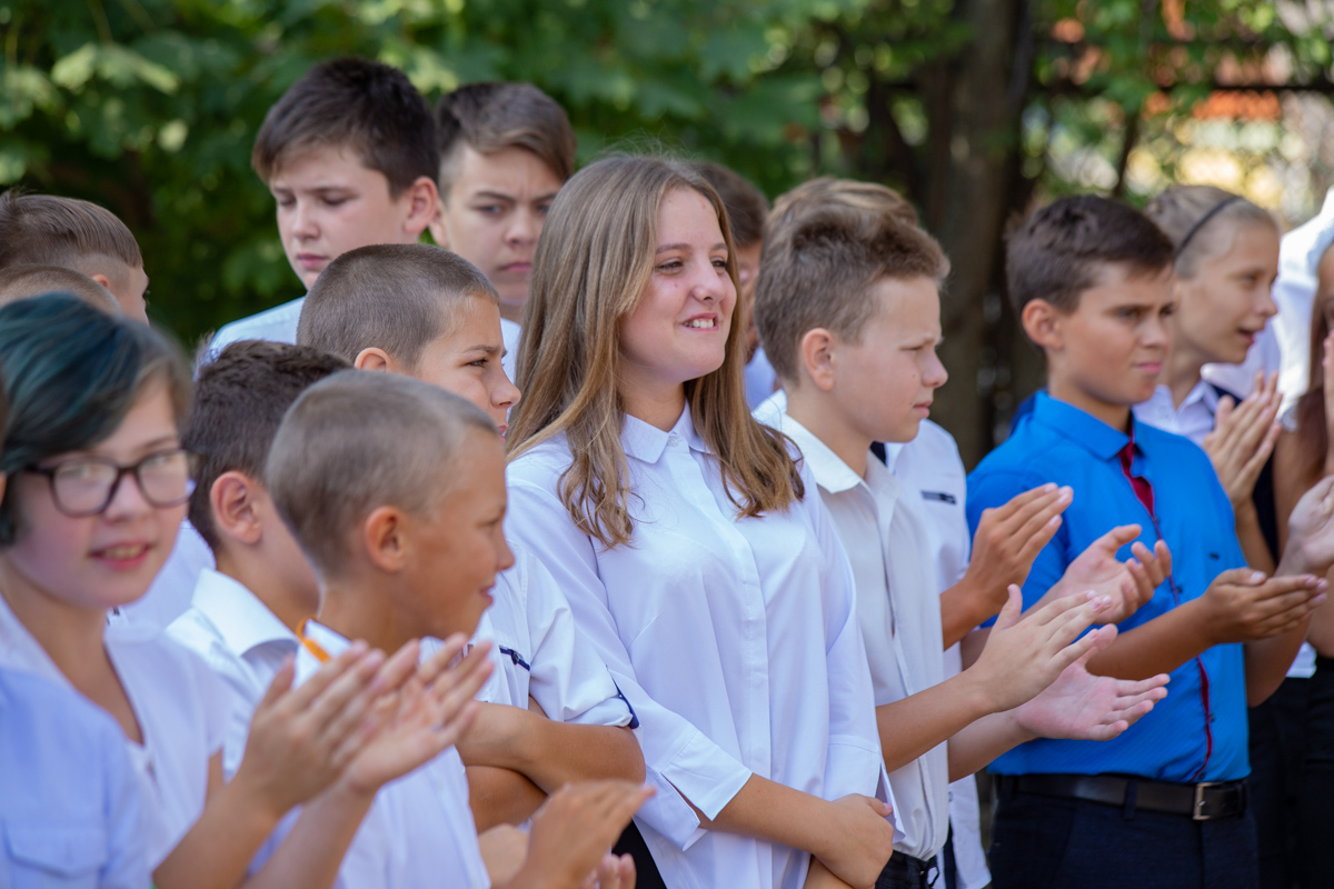 Республика школа. Школа 3 Тирасполь. Училище олимпийского резервного ПМР. Школьная форма Тирасполь. Модные школы в Тирасполе.