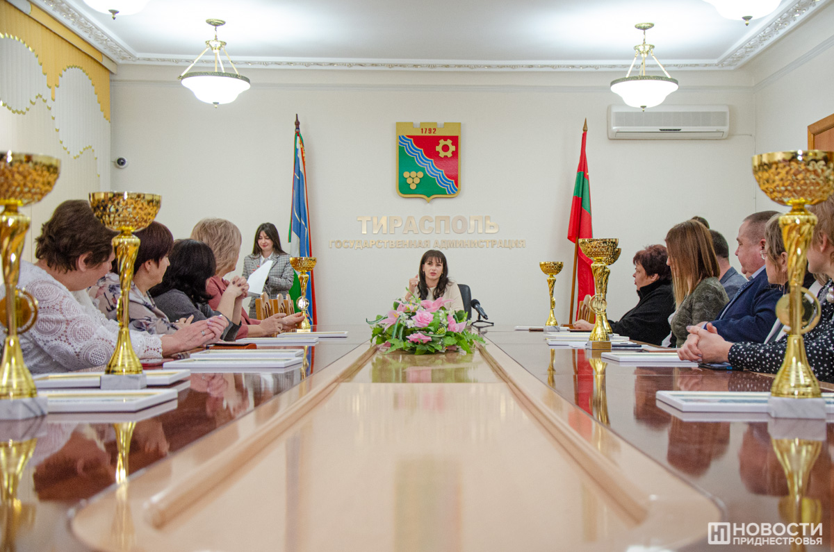 В Тирасполе наградили победителей конкурса на лучшее новогоднее оформление  | Новости Приднестровья