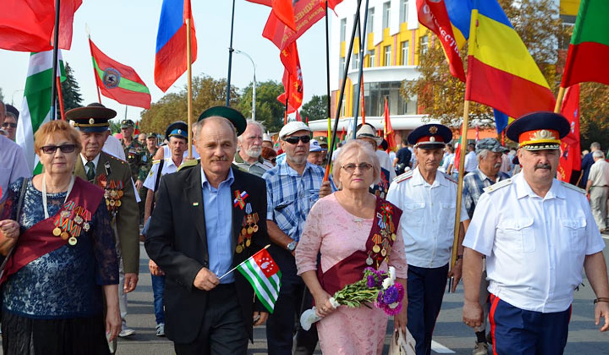 Дубоссары. Дубоссары Приднестровье Молдова. Дубоссарский район (Приднестровская молдавская Республика). Площадь Победы Дубоссары. День Победы Дубоссары ПМР.