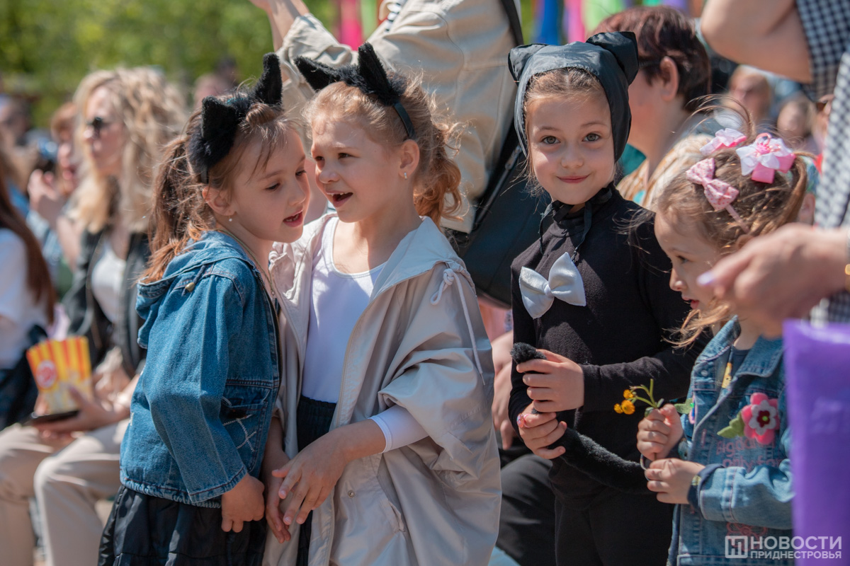 Дети приднестровья. День защиты детей в ПМР. Площадь защитников Приднестровья Григориополь. Открытие Бендерской набережной.