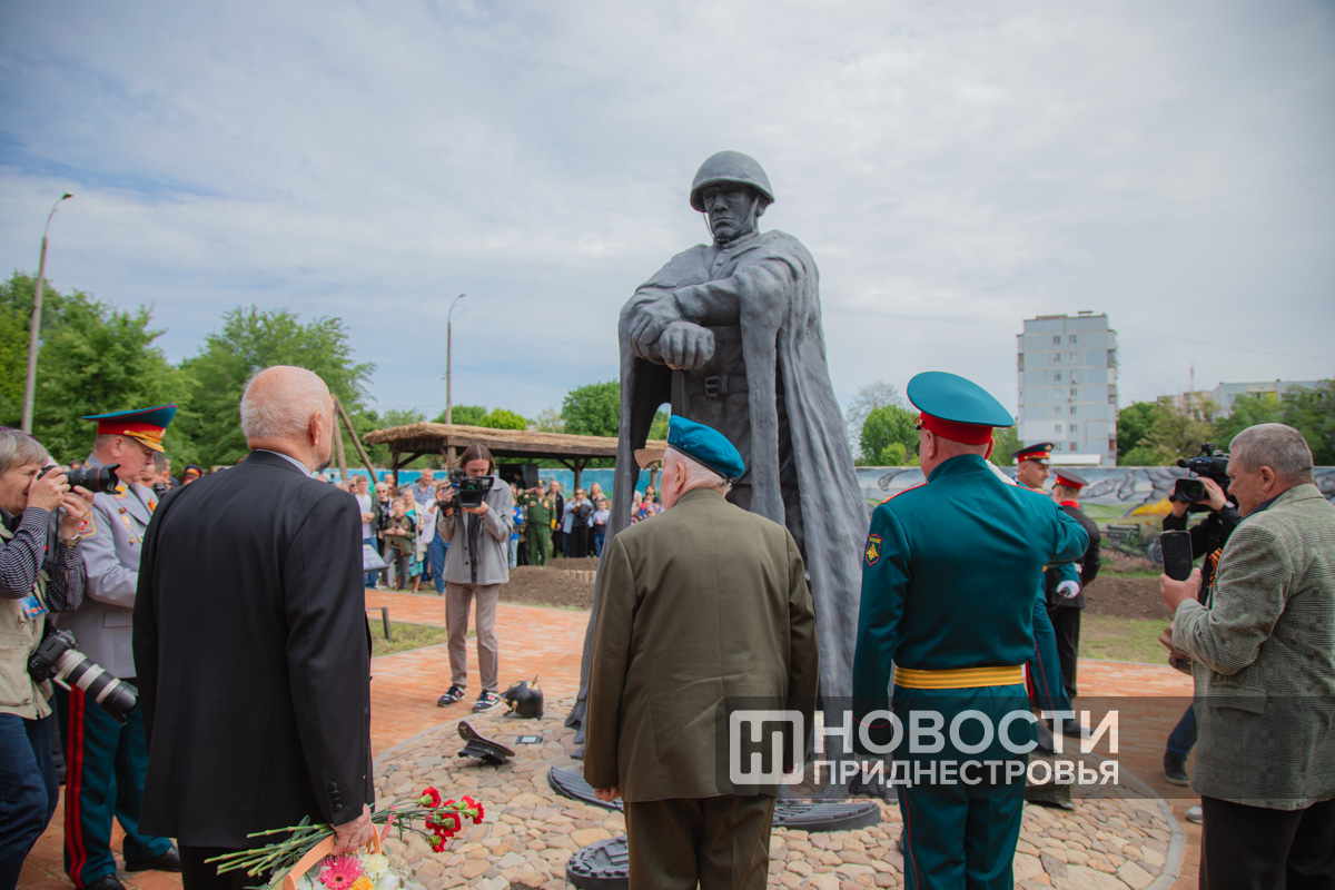 На территории ОГРВ открыли памятник «Солдатская вечность» | Новости  Приднестровья