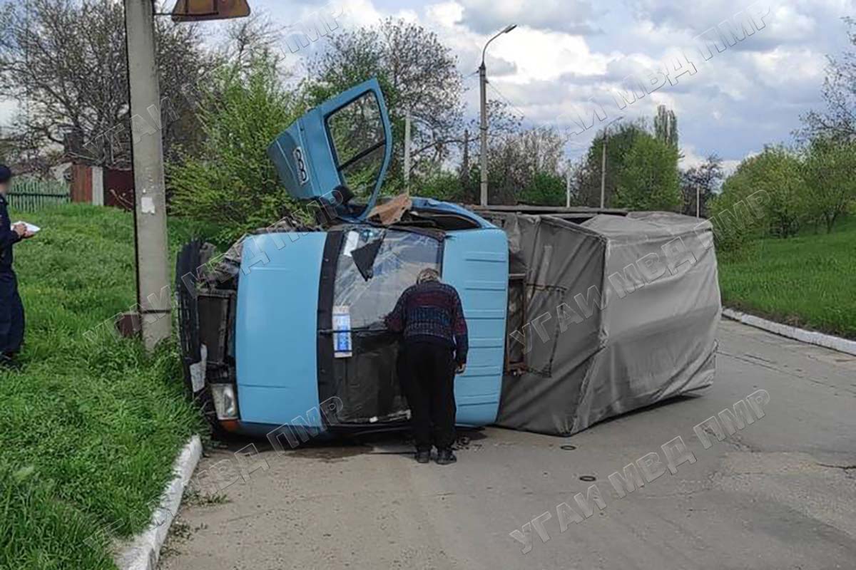 ДТП в Бендерах: «Газель» врезалась в столб и опрокинулась | Новости  Приднестровья