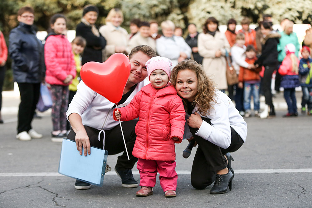 Барахолка рыбница. Лицей Рыбница. Рыбница люди. Рыбница 2 школа.