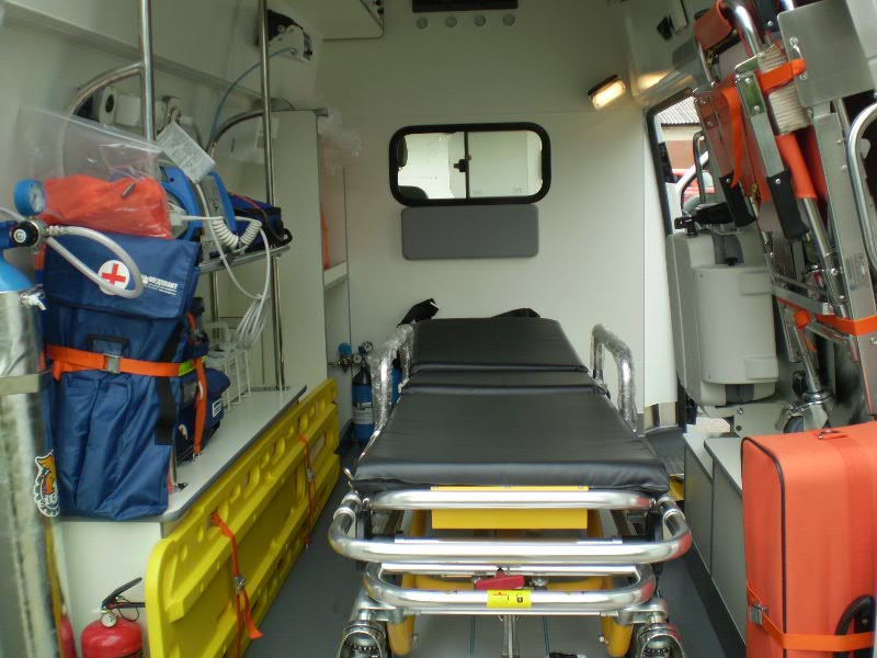 Фото машина скорой помощи изнутри