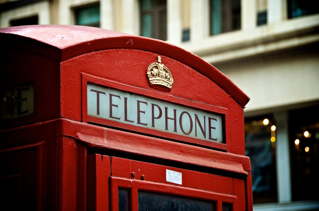 130 лет телефонным будкам: уходящая эпоха таксофонов