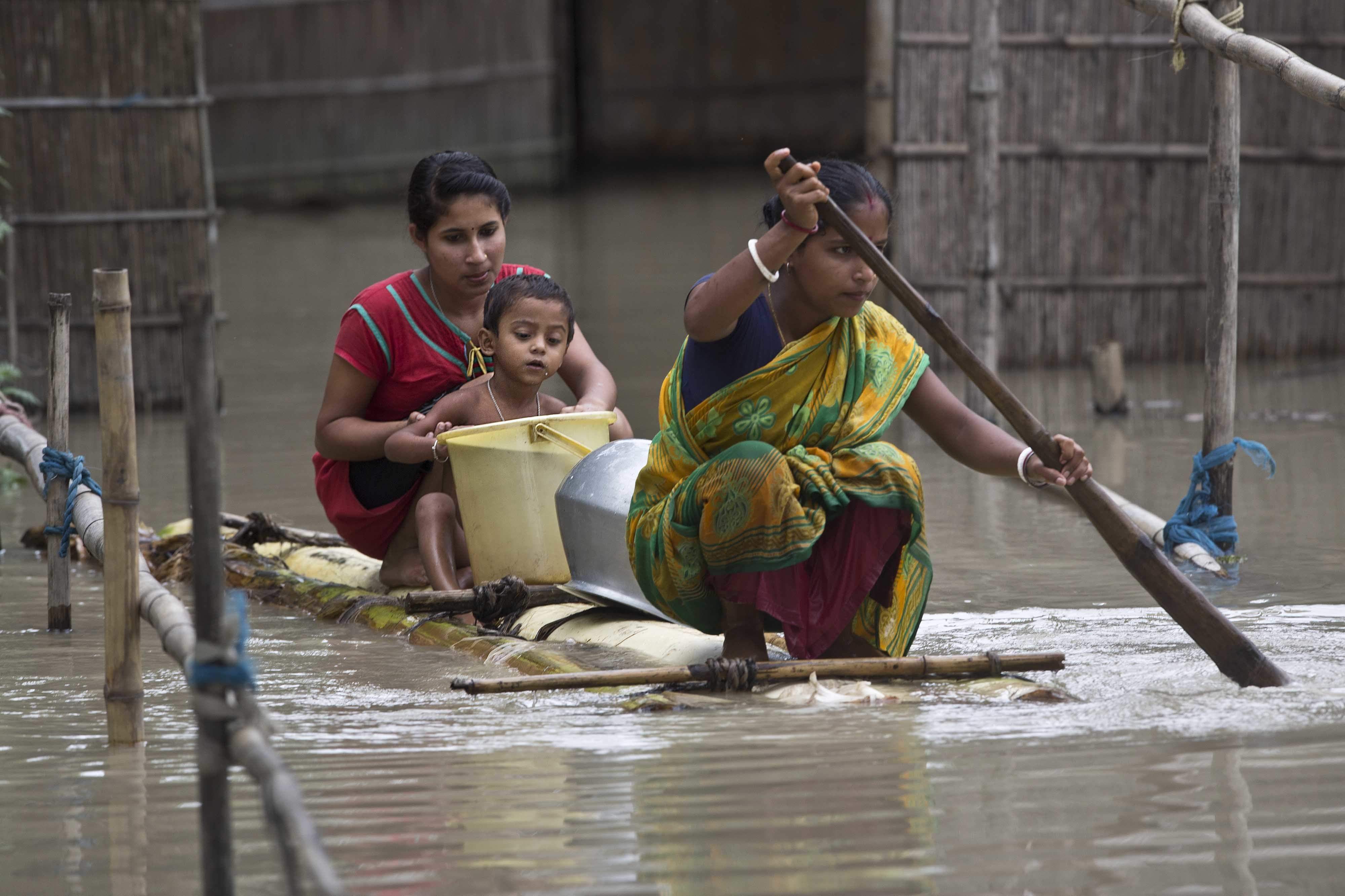 Стихии индии. Индия Непал Бангладеш. Бангладеш наводнение. Наводнение в Индии. Бангладеш потоп.