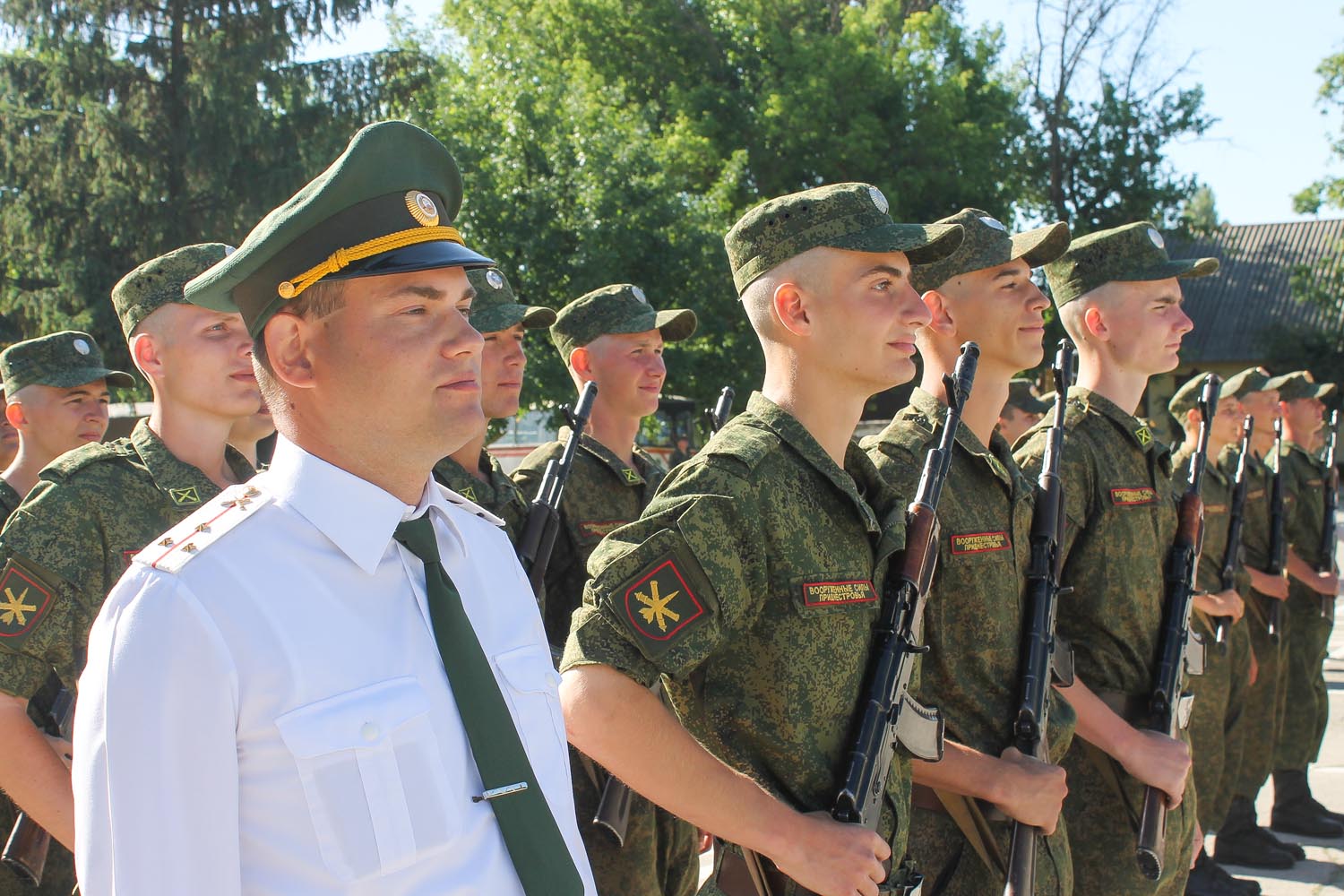 Нести службу. Укажите командира «Тираспольского отряда».