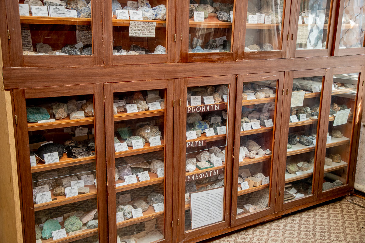 Collection где купить. Коллекция минералов. Геологическая коллекция минералов. Хранение коллекции моделей. Уникальная коллекция.