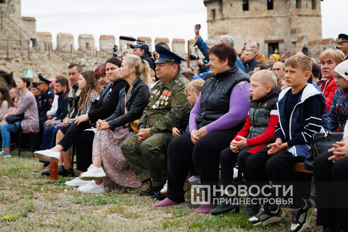 Кулеш, посажение на коня и фланкировка. ЧКВ провело 7-й фестиваль детской  казачьей культуры | Новости Приднестровья