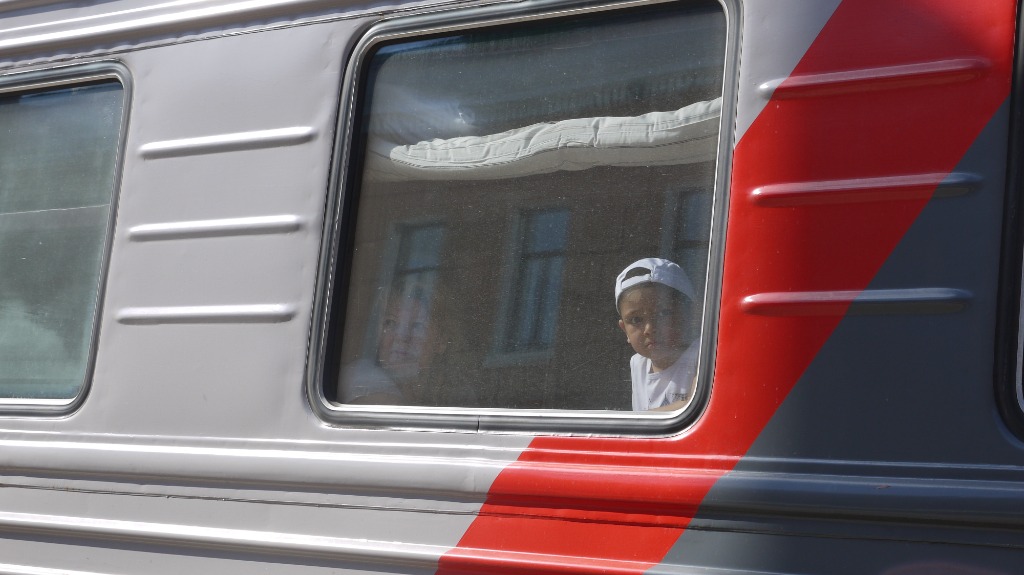 Москва кишинев 2024. Поезд Москва Кишинев. Пассажирский поезд Кишинев Москва. Поезд Молдова Москва. Поезд Кишинев Тирасполь.