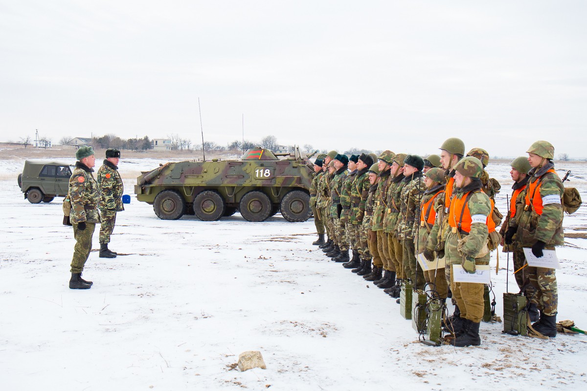 Приднестровские военные совершенствуют мастерство вождения боевых машин |  Новости Приднестровья