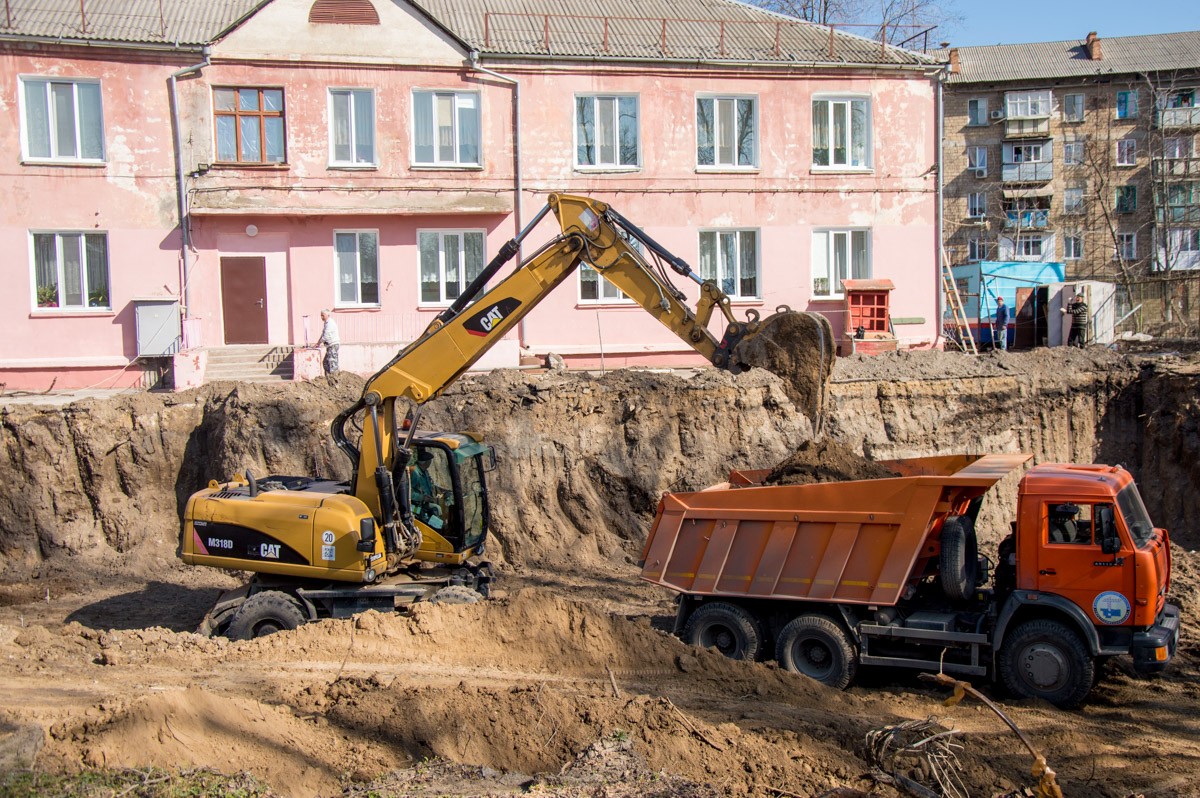 В столичной коррекционной школе завершают работы по рытью котлована |  Новости Приднестровья