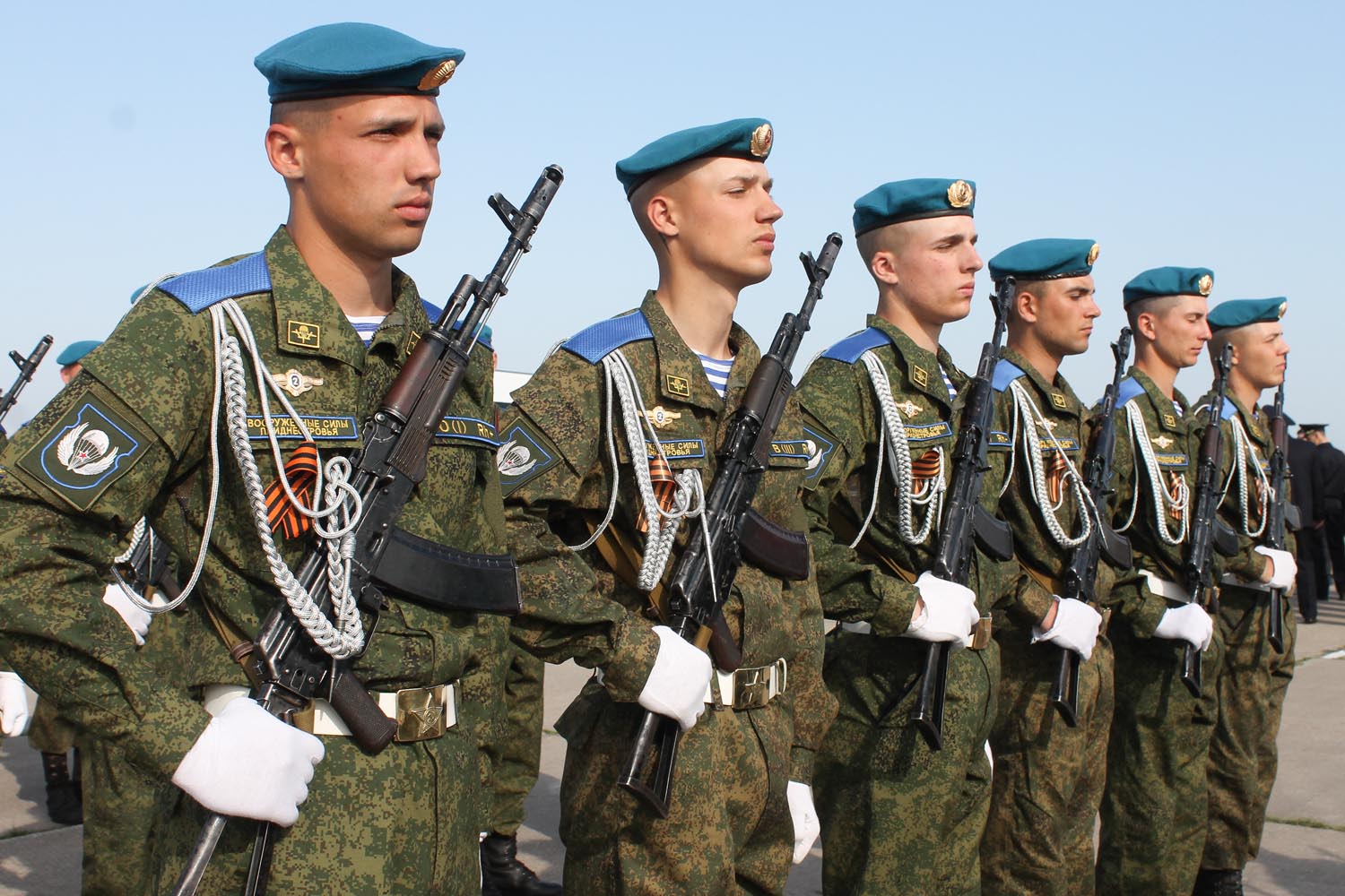 фото солдата российской армии в форме