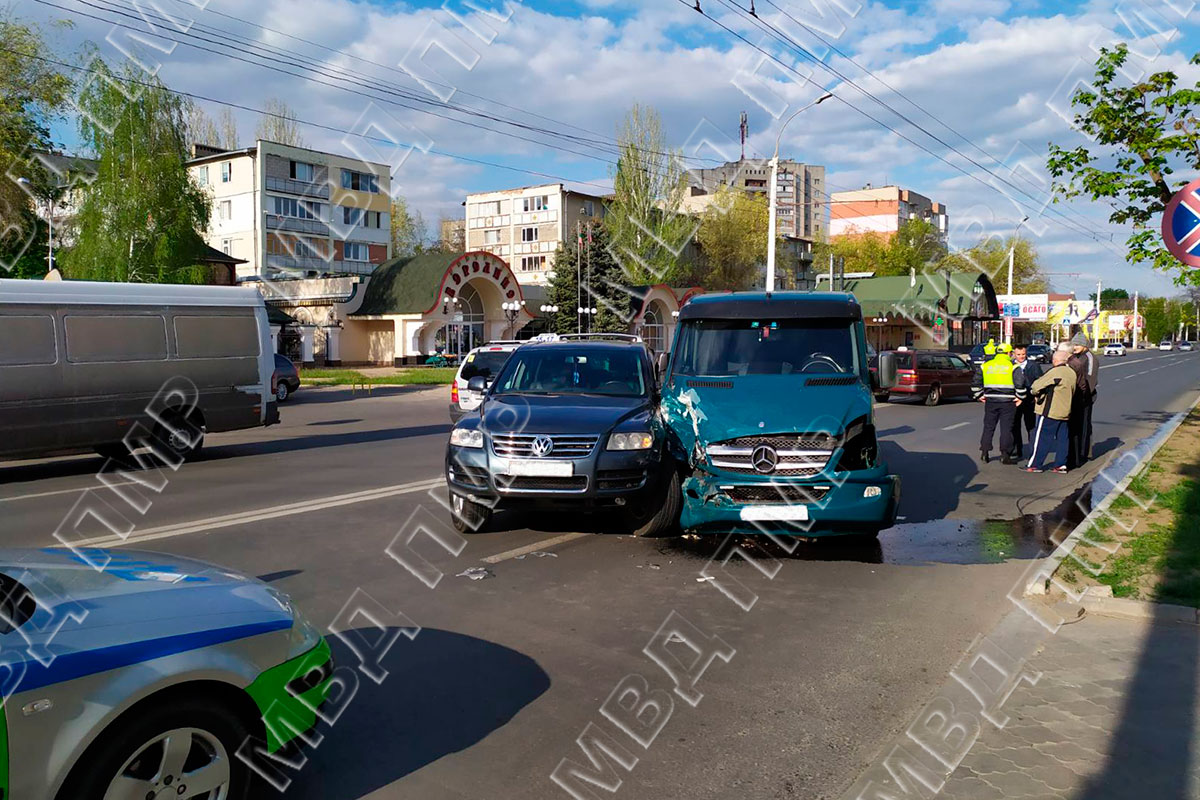 В ДТП в Тирасполе пострадал водитель эвакуатора | Новости Приднестровья