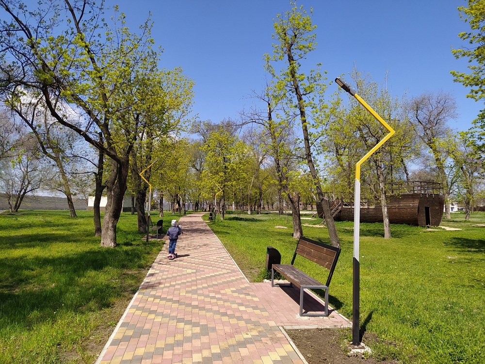 Парк в городе.