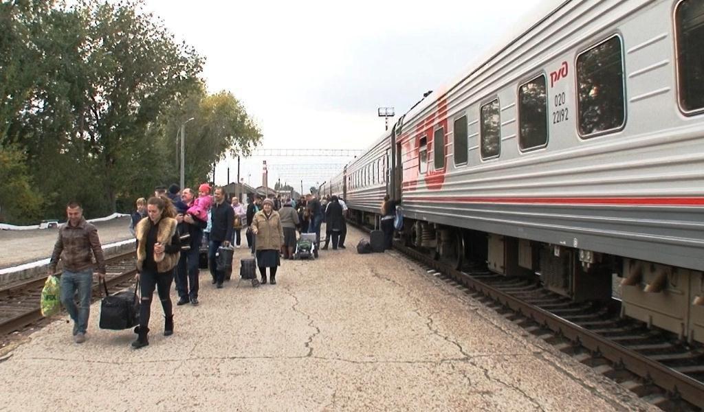 Из москвы в кишинев сейчас можно. ЖД вокзал Тирасполь. Поезд Москва Кишинев. Поезд Москва Тирасполь. Поезд Кишинев Тирасполь.