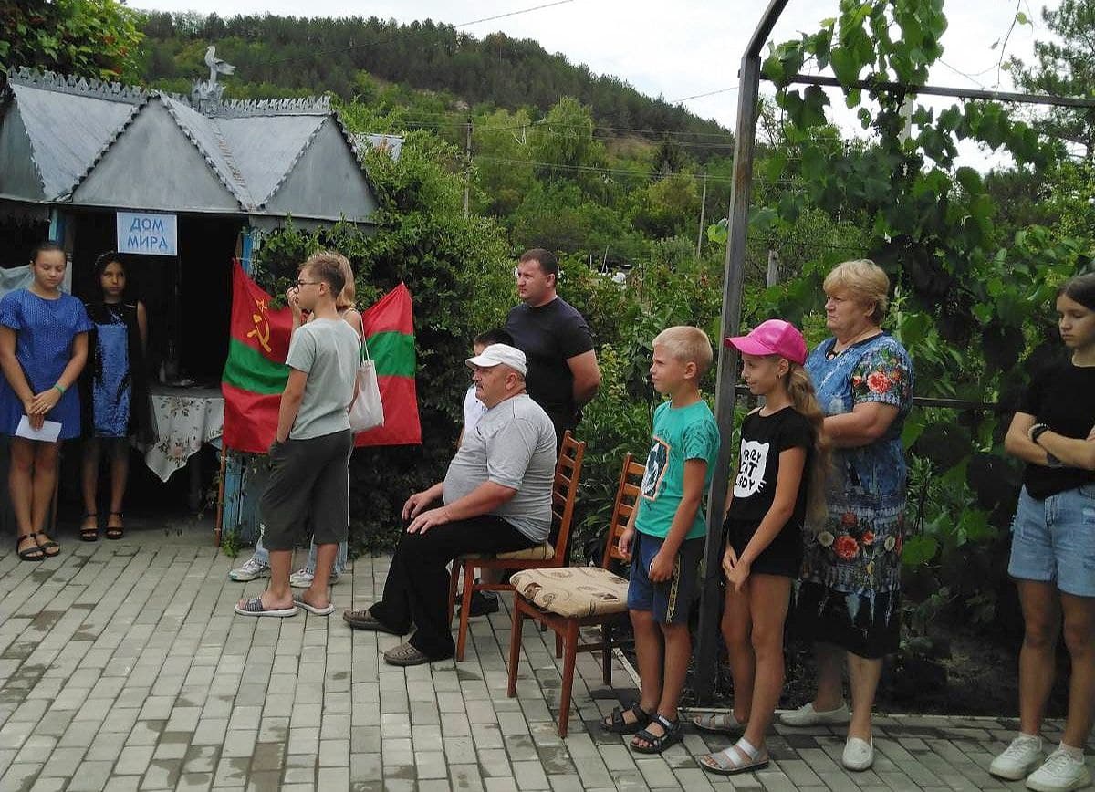 В Каменке наградили победителей и участников конкурса рисунков « Приднестровье - Родина моя!» | Новости Приднестровья