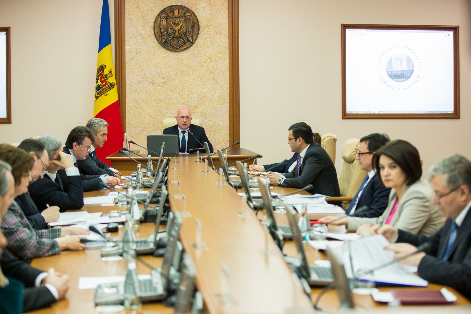 Https gov md. Министерство труда Молдова. Кабмин. Правительство Молдовы стажировка. Молдовы Кабмин одобрил.