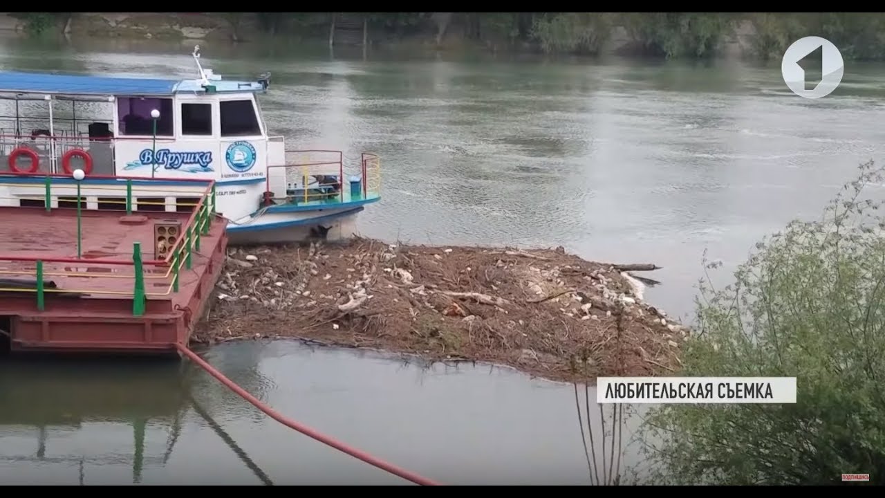 Мусор на Днестре - кто должен убирать?