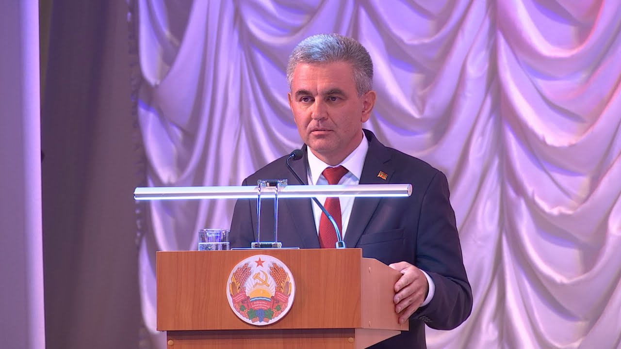 Вадим Красносельский приняли участие в торжественном собрании, посвященном Дню Республики