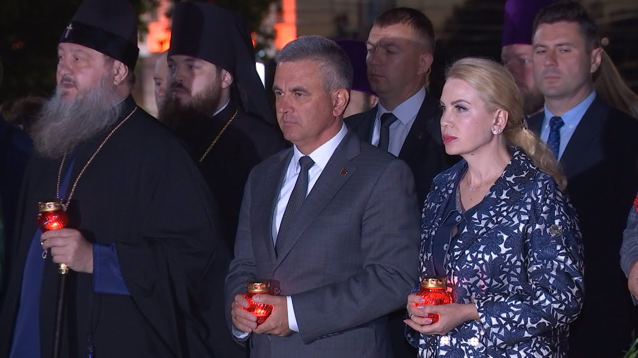 Вадим Красносельский принял участие в традиционной патриотической акции «Свеча памяти»