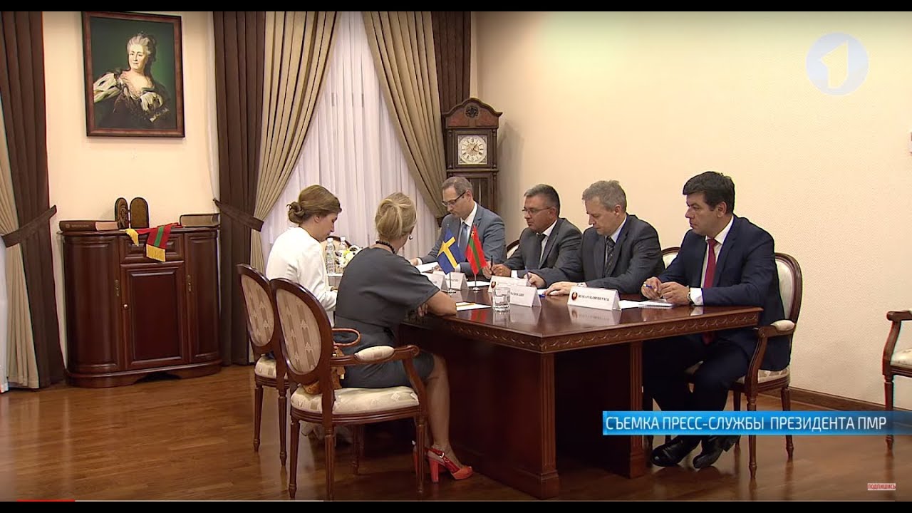 Президент встретился с послом Швеции