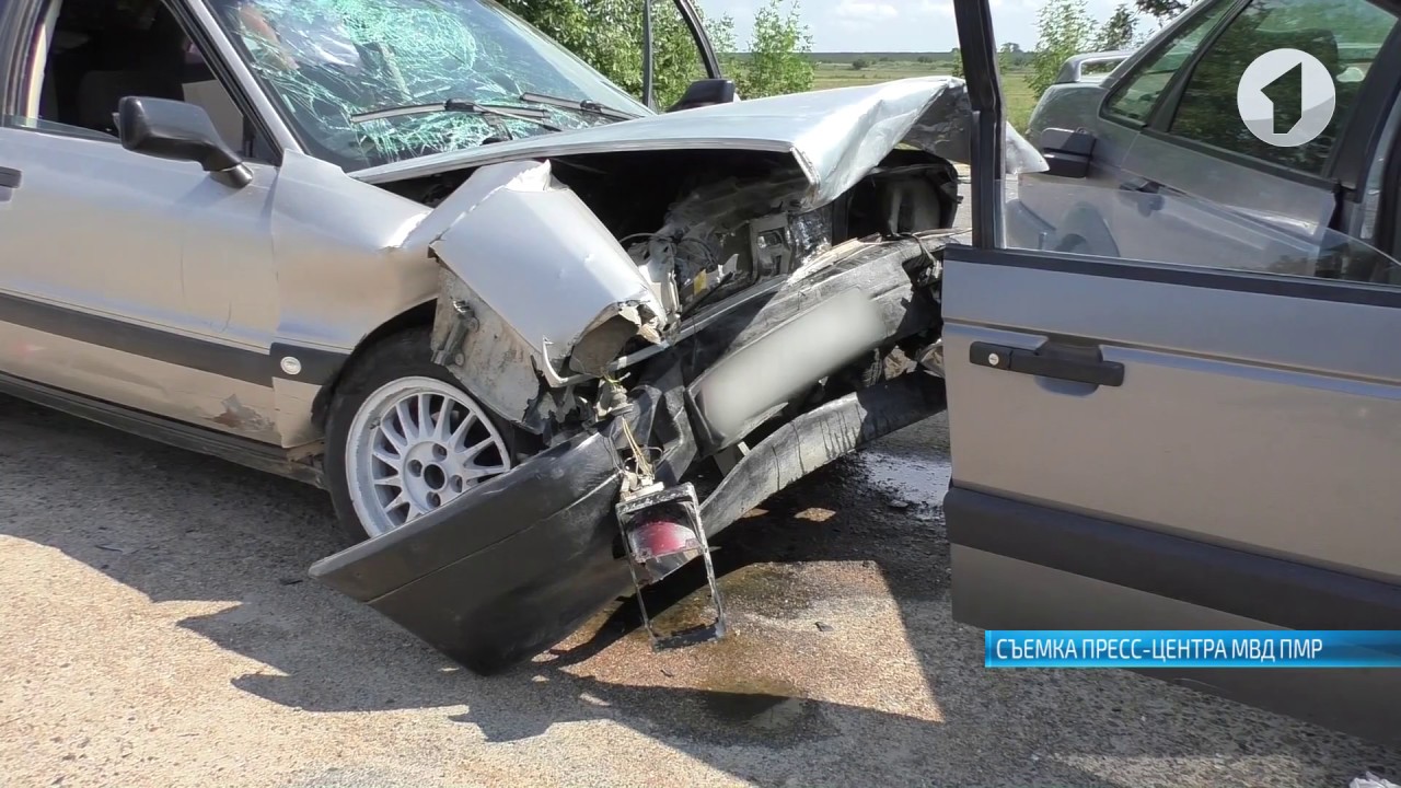 Недалеко от села Чобручи столкнулись два автомобиля