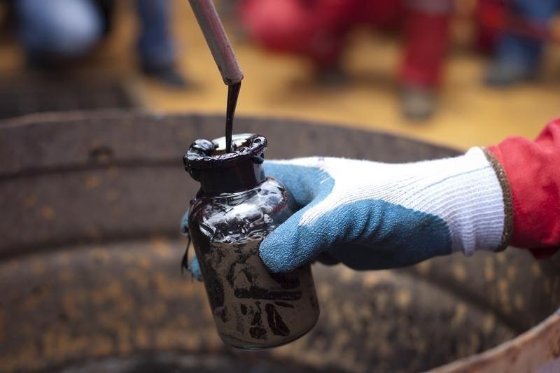 Цены на нефть будут следовать за долларом Цены на нефть будут следовать за долларом