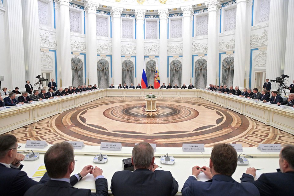 Путин поручил выпустить валютные облигации для возвращения капиталов в Российскую Федерацию