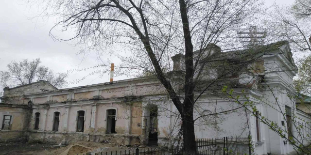 Фото: "Бедеры Инфо"