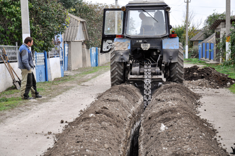 Прокладка водопровода в с.Слобода Рашково. 