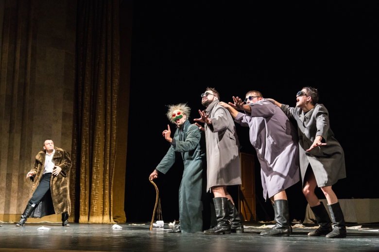  Спектакль "Смерть Тарелкина"