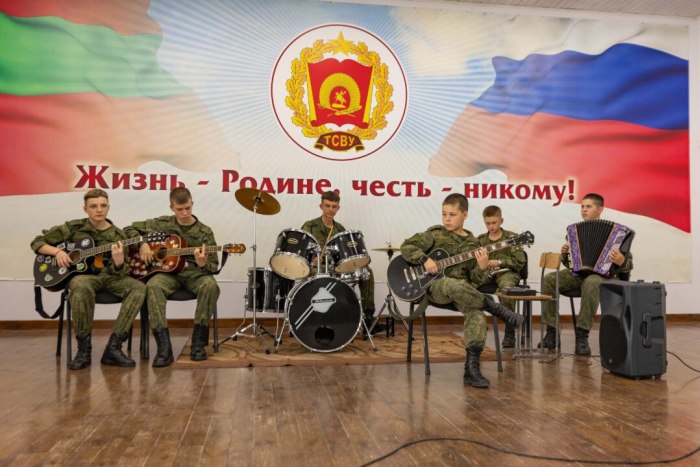 Суворовцы создали вокально-инструментальный ансамбль «Суворовский авангард» 