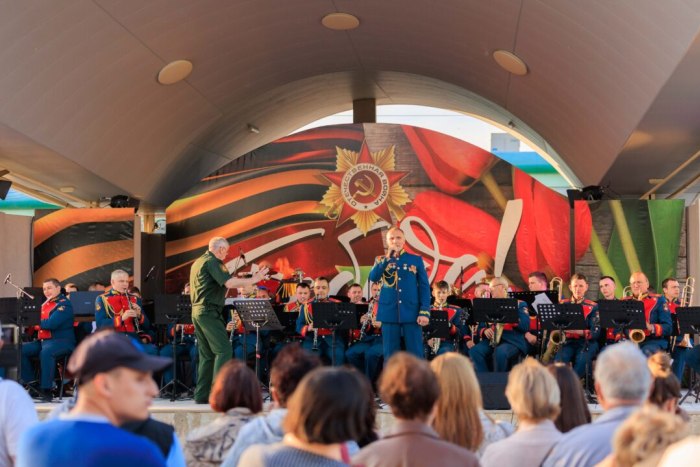 Оркестр Главного штаба Вооружённых сил поздравил приднестровцев с Днём Победы 