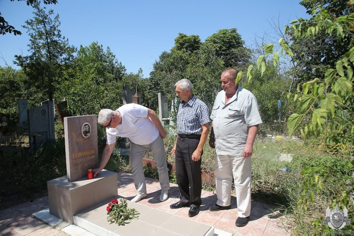 Ветераны МВД восстановили памятник полковнику Александру Голубеву