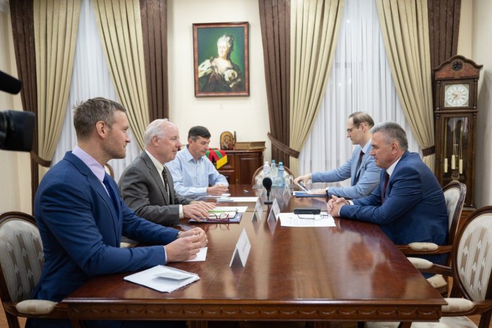 Президент ПМР Вадим Красносельский принял американского посла Кента Логсдона