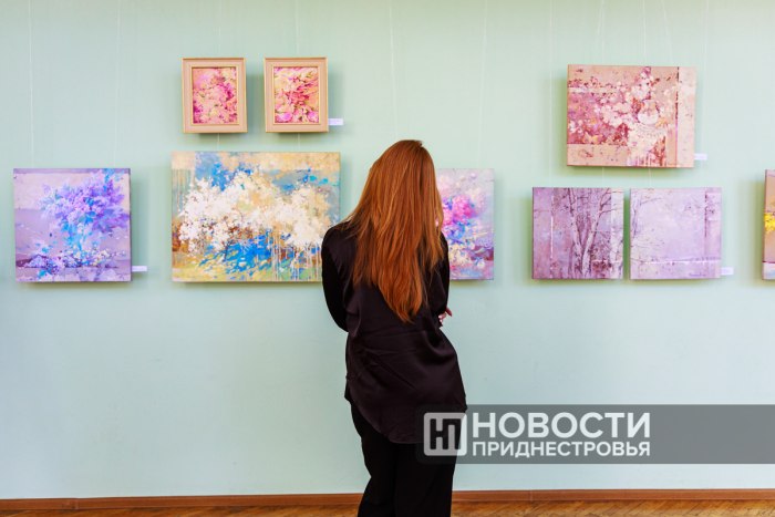 «Дыхание весны»: В Тирасполе открылась выставка художницы Натальи Ямпольской 