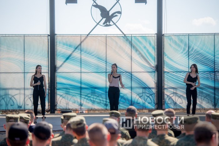 Бендерские коллективы выступили в Александро-Невском крепостном парке