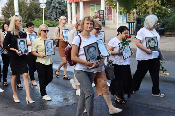 Бессмертный полк в фотографиях