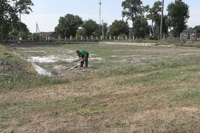 В Слободзее строят новое поле для мини-футбола 