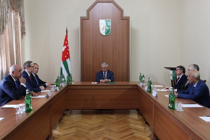 Виталий Игнатьев встретился с Президентом Абхазии