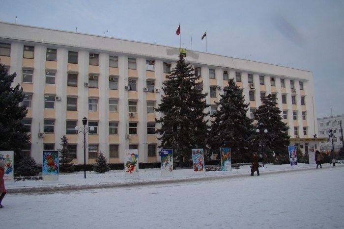 Свободный 1. Госадминистрация Бендеры. Бендерский горсовет. Бендерский горисполком. Здание Бендерского горсовета.